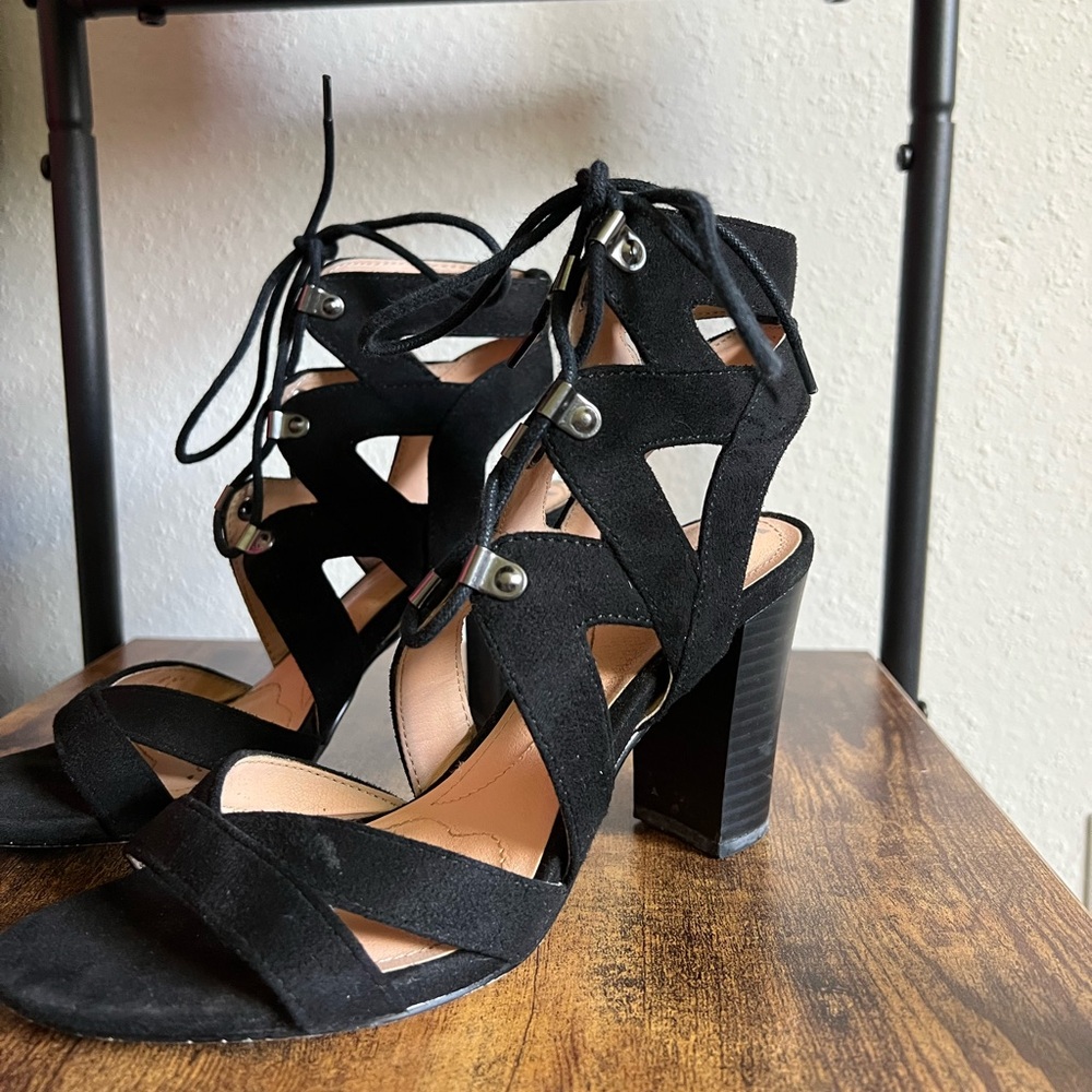 Women’s XOXO Black Lace-Up heels. Size 6.5.